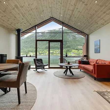 Holiday home Rorbu *